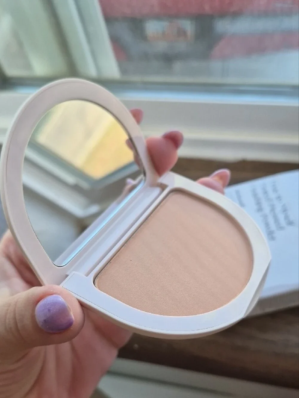 Rare Beauty True to Myself Pressed Powder - Natural (White Box, Pink Logo)